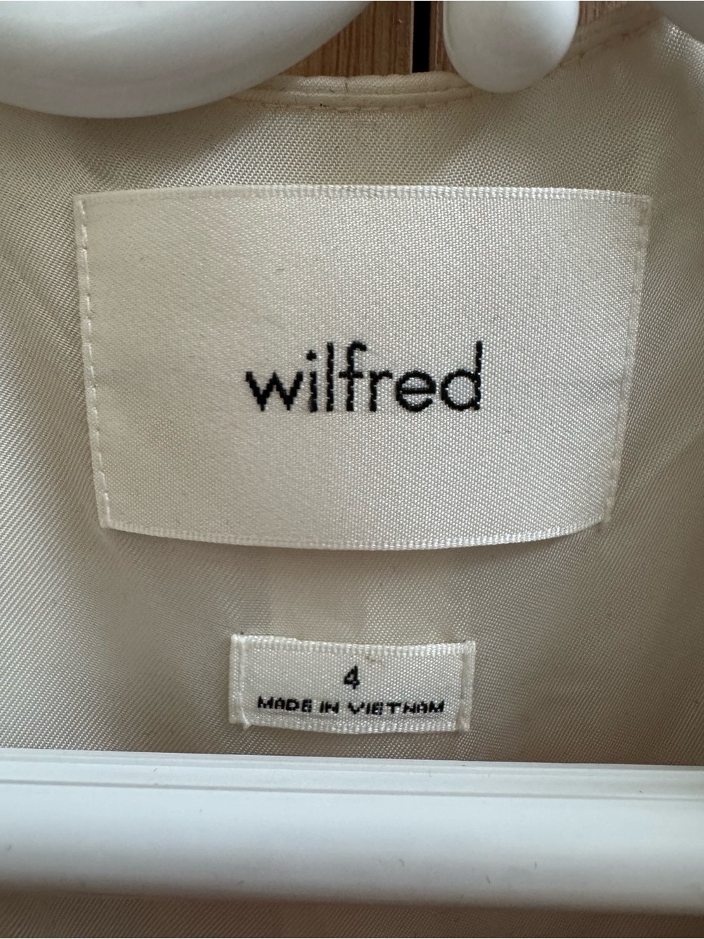 Aritzia Ivory Button-Front Sleeveless Vest - Picture 2 of 3